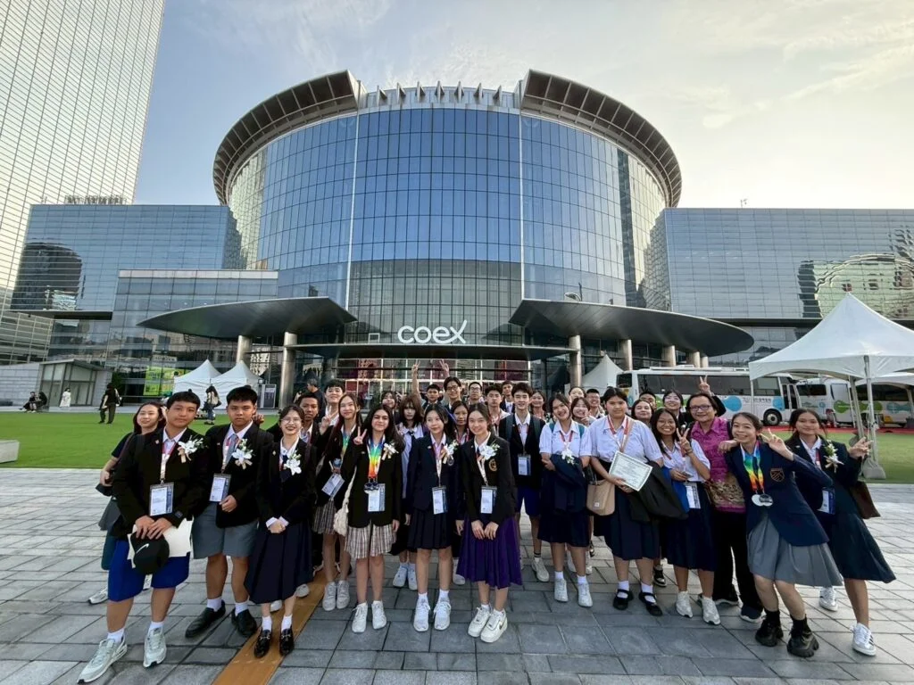 คณะผู้เข้าร่วม IMCT-JS 2025 ด้านหน้า COEX